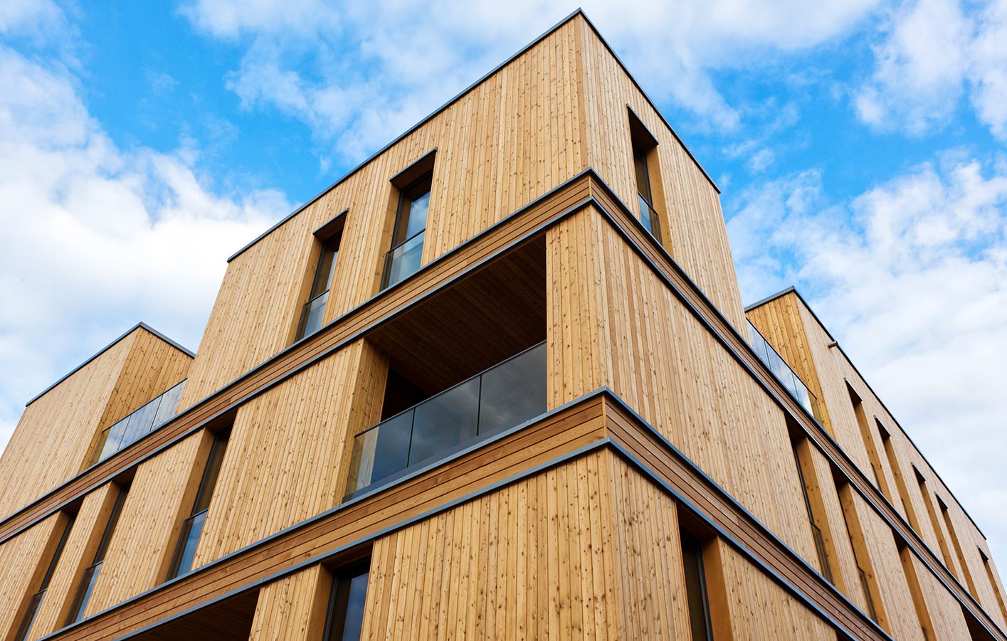 Fassaden in großer Auswahl bei uns! Gebäude mit Holzfassade
